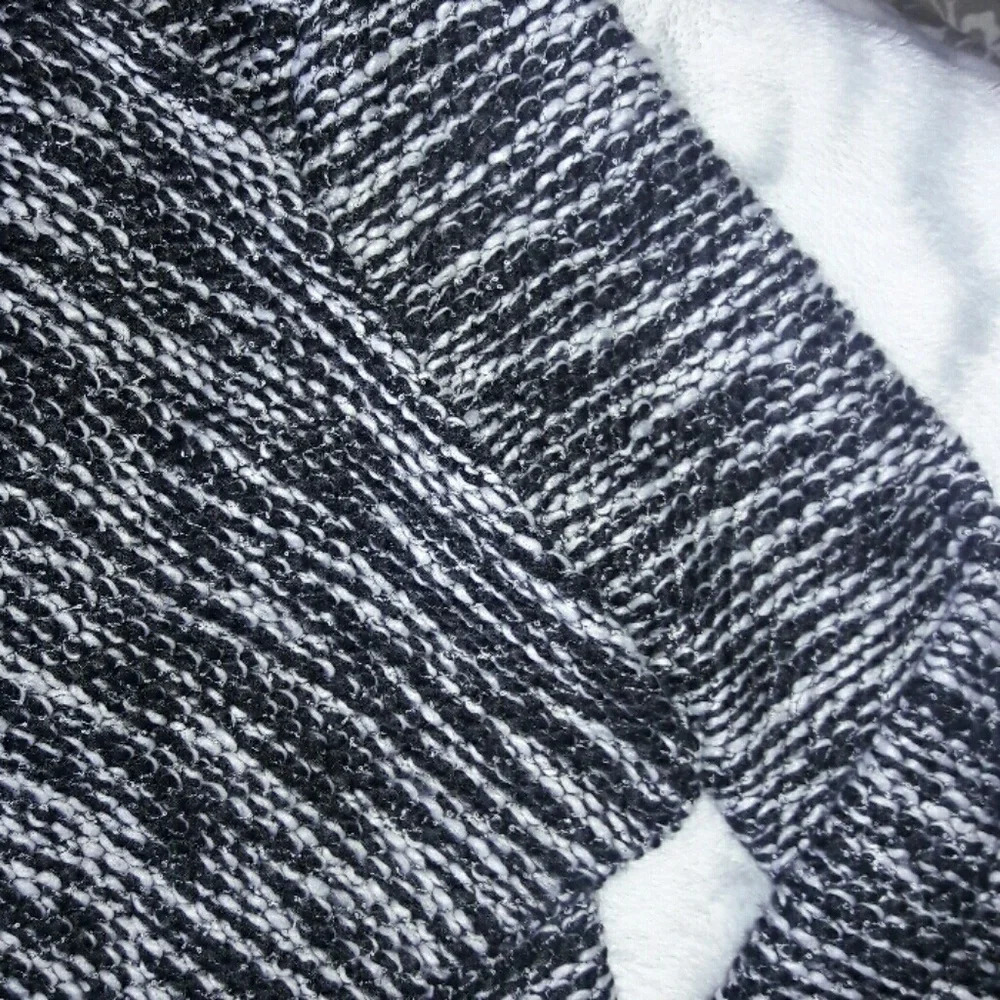 H&M Sweater - Picture 2 of 2